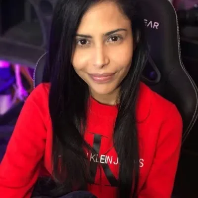 Chica profile